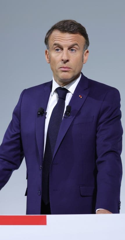 La gauche veut-elle vraiment qu’on puisse “changer de sexe en mairie”, comme le dit Emmanuel Macron ?