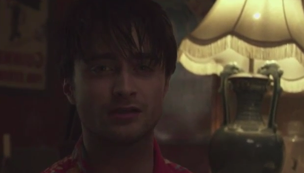 Harry Potter ivre et en chemise hawaienne dans le clip de Slow Club