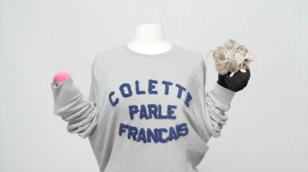 Showlette présente le pull Colette parle français