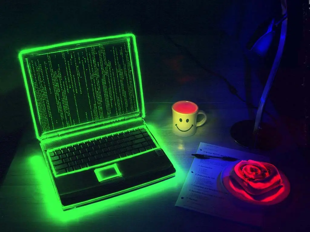 OVNI LOL #5 – Impressionnez les meufs en étant un Hacker !