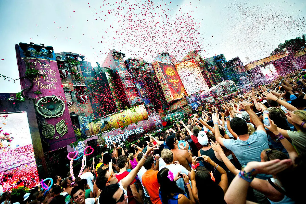 Tomorrowland 2012, l’aftermovie : le plus grand festival d’Europe ?