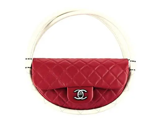 Le sac Hula-Hoop Chanel dispo à la vente en version mini dès le printemps !