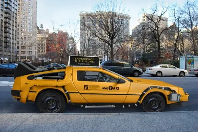 Des taxis Delorean dans les rues de New York