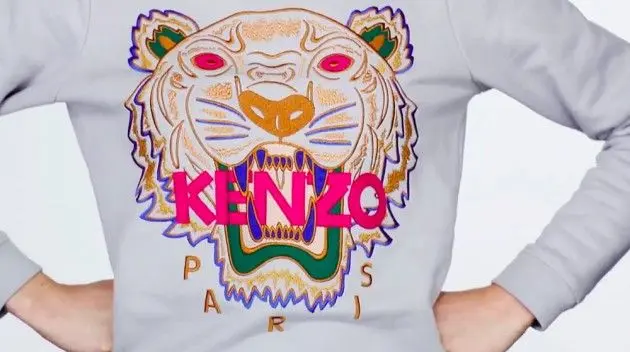 Kenzo dévoile ses it-sweaters dans un clip “Tiger Fever”