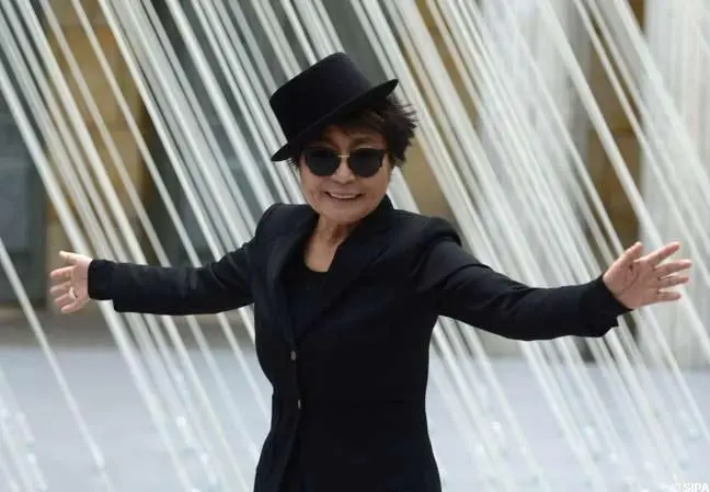 Yoko Ono accusée de plagiat pour une collection