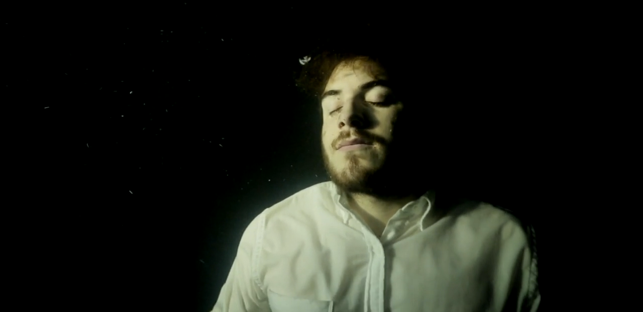 Nicolas Jaar revient avec un nouveau clip pour “Noise”