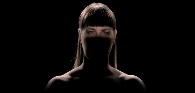 Miss Kittin a sorti le clip de “What To Wear”