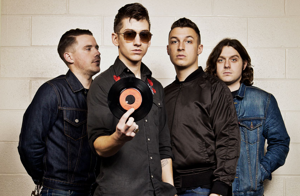 Le nouveau titre d’Arctic Monkeys en live