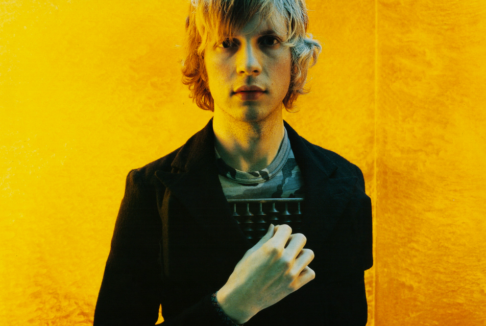Beck dévoile un nouveau titre : “Defriended”