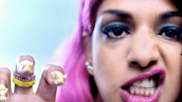 “Bring The Noize” : le nouveau clip fou de M.I.A.