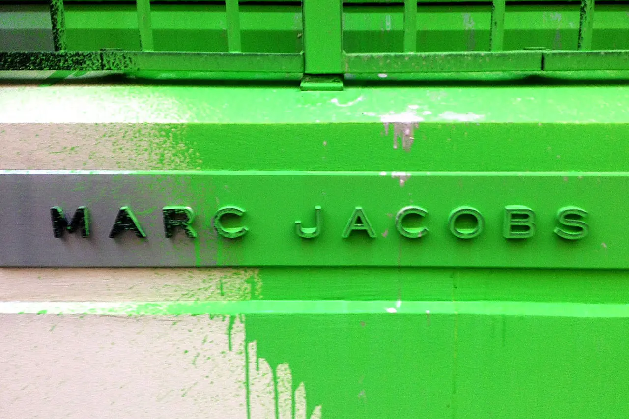 Kidult attaque un nouveau shop Marc Jacobs
