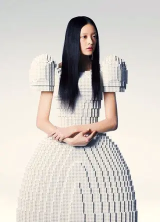 Une robe de mariée entièrement faite en Lego