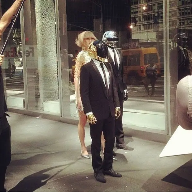 Spotted : Les Daft Punk et Karlie Kloss en tournage à New York
