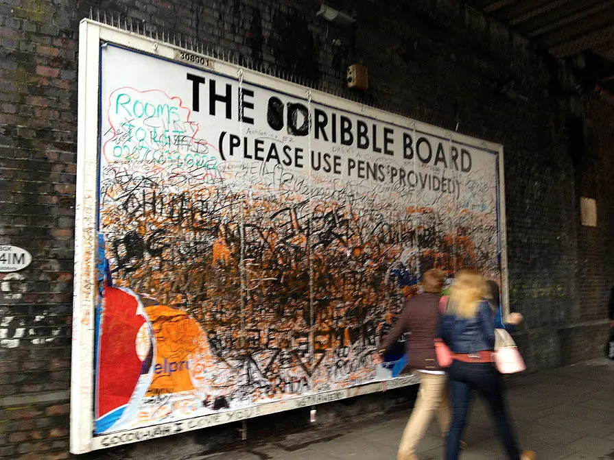 Mobstr et the “Scribble Board” – Graffiti participatif