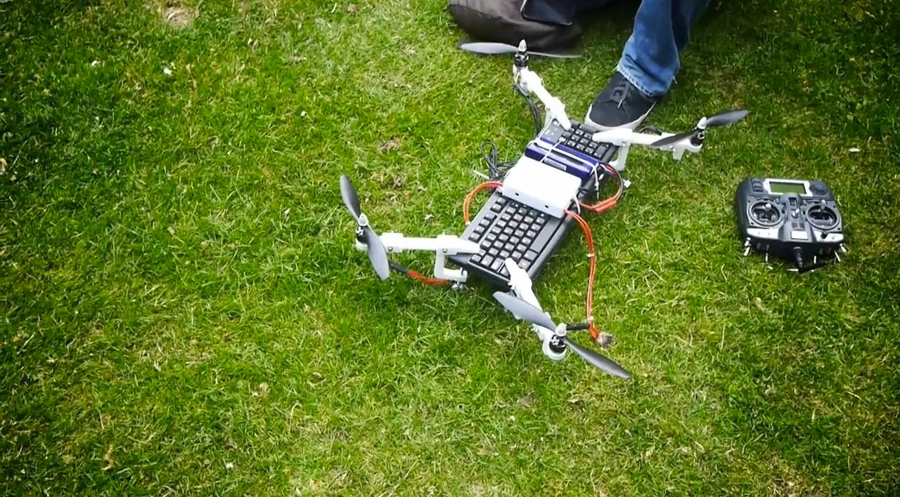 Transformez votre clavier en drône avec Drone It Yourself