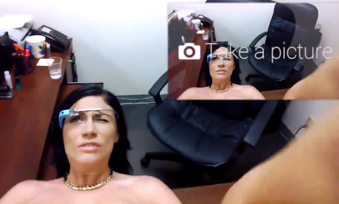 Le premier porno filmé avec des Google Glass