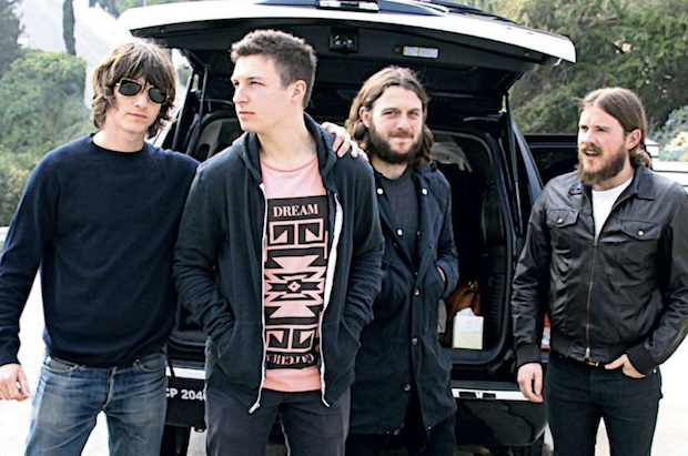 Arctic Monkeys dévoile la B-side “2013”