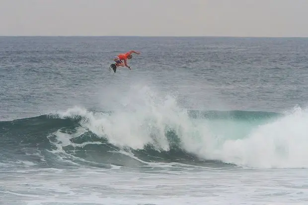 John John Florence rentre le plus gros trick de l’histoire du surf