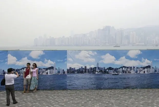 A Hong Kong des affiches pour remplacer une cité polluée