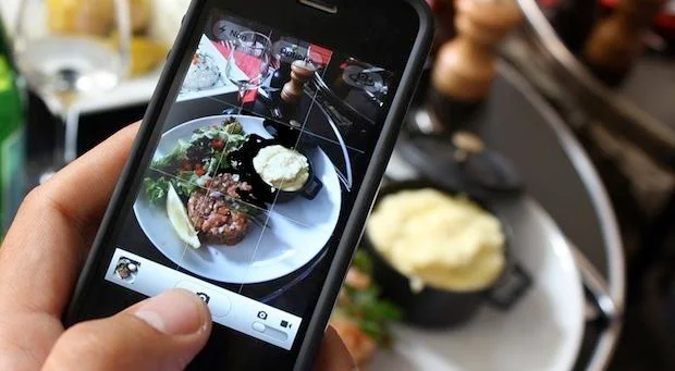 Prendre de la nourriture en photo avec Instagram la rendrait meilleure