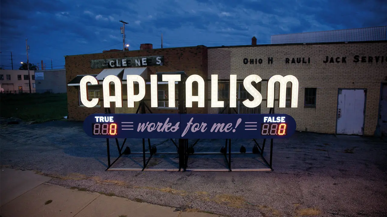 À Time Square, Steve Lambert interroge les bienfaits du capitalisme