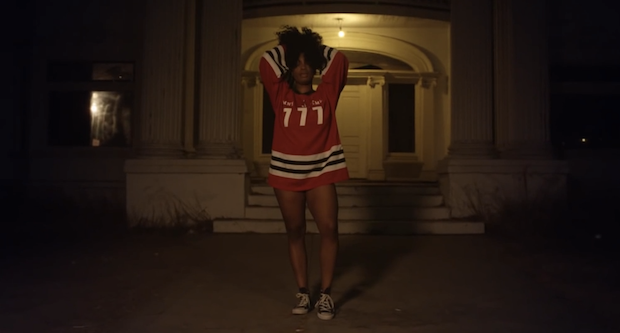 SZA nous berce avec le clip de “Teen Spirit”