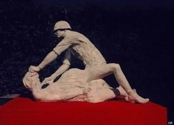 Une sculpture d’un soldat soviétique violant une femme fait polémique