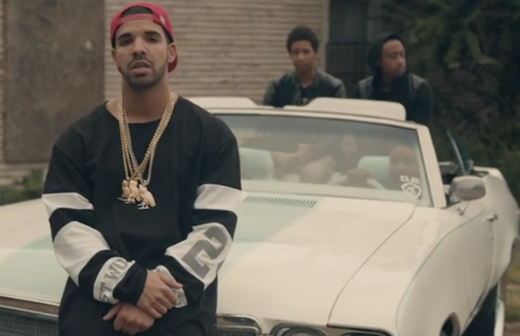 Drake se la joue “badass” pour le clip de “Worst Behavior”