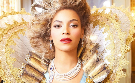 Beyoncé dévoile un essai engagé au sujet de l’égalité des genres