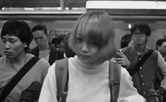 Vidéo : des arrivées hypnotiques sur des quais de métro