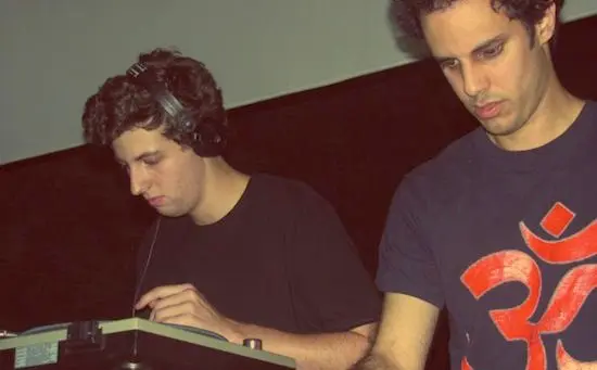 Four Tet et Jamie XX collaborent pour “Seesaw”