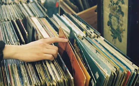 Shazam ajoute 4 millions de titres electro sortis sur vinyle