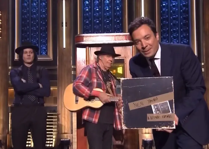 Neil Young et Jack White donnent une leçon de vinyle chez Jimmy Fallon