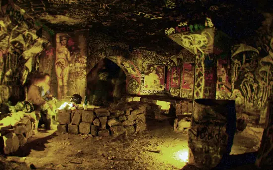 Un webdocu plonge au cœur des Catacombes de Paris