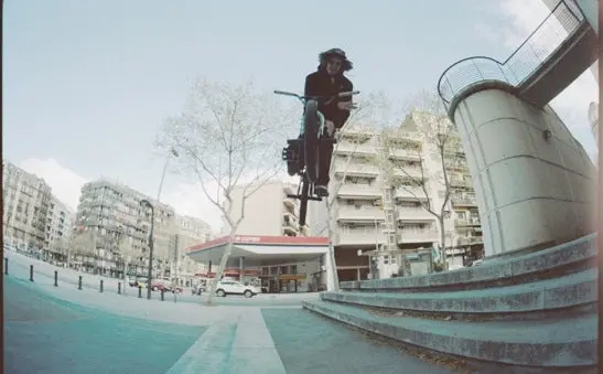 Vidéo : une balade en BMX filmée en Super 8