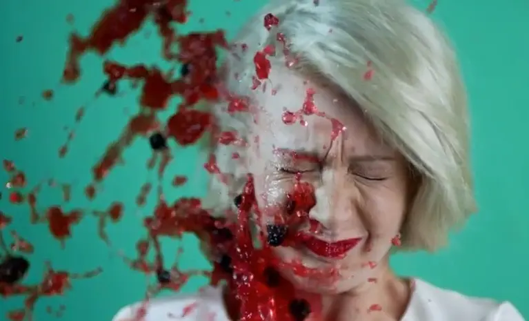 Amour rime avec violence dans le nouveau clip de Honeyblood