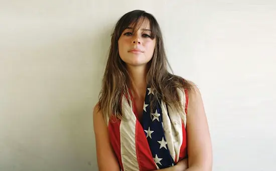 Cat Power et J Mascis de Dinosaur Jr. s’aventurent avec “Wide Awake”