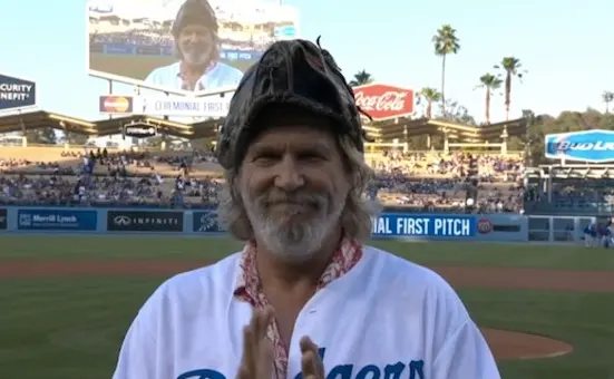 Vidéo : Jeff Bridges rejoue The Dude de The Big Lebowski façon baseball