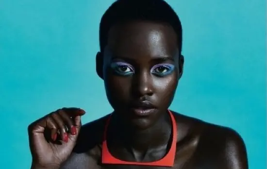 Vidéo : dans un discours vibrant, Lupita Nyong’o célèbre la beauté noire