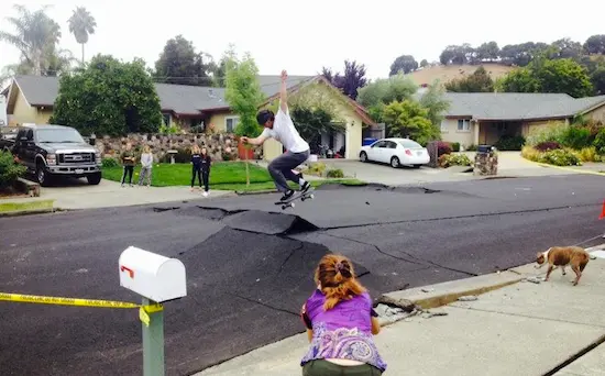 Vidéo : en Californie, le séisme fait la joie des skaters