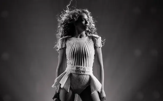 Beyoncé invite Nicki Minaj pour remixer “Flawless”