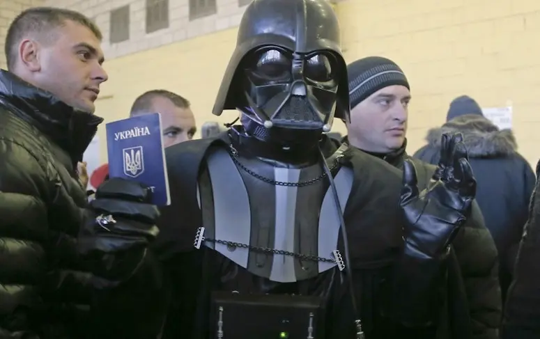 Ukraine : Dark Vador refoulé au bureau de vote