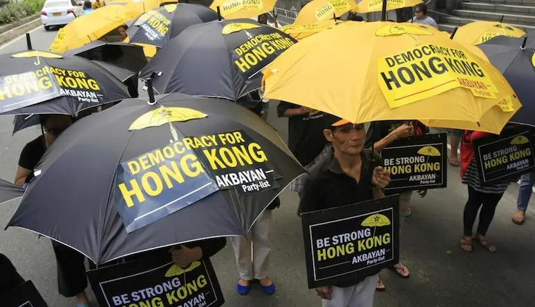 Révolte des parapluies : un Hongkongais raconte la situation tendue dans sa ville natale