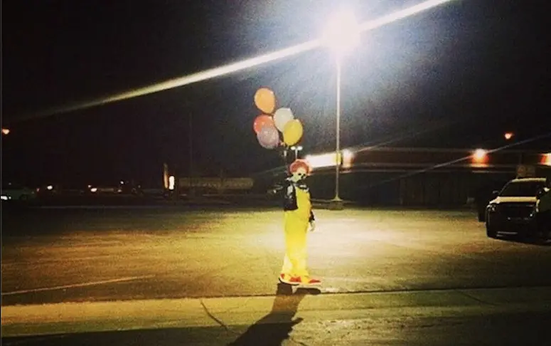 En images : une ville de Californie envahie par de mystérieux clowns