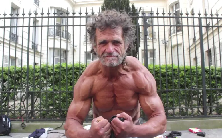 Vidéo : le saisissant portrait de Jacques, SDF parisien et bodybuildeur