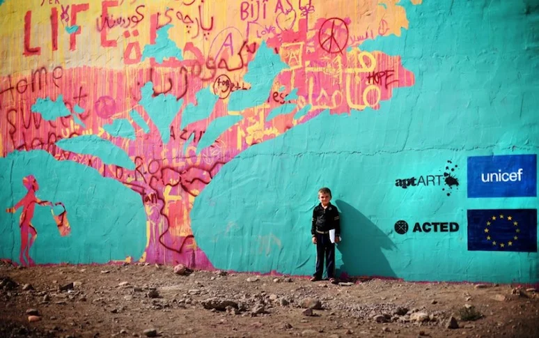 Vidéo : quand le street-art colorie le quotidien des enfants réfugiés syriens