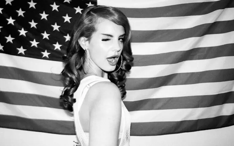 Lana Del Rey : Yuksek livre un remix funky de la chanson “Brooklyn Baby”