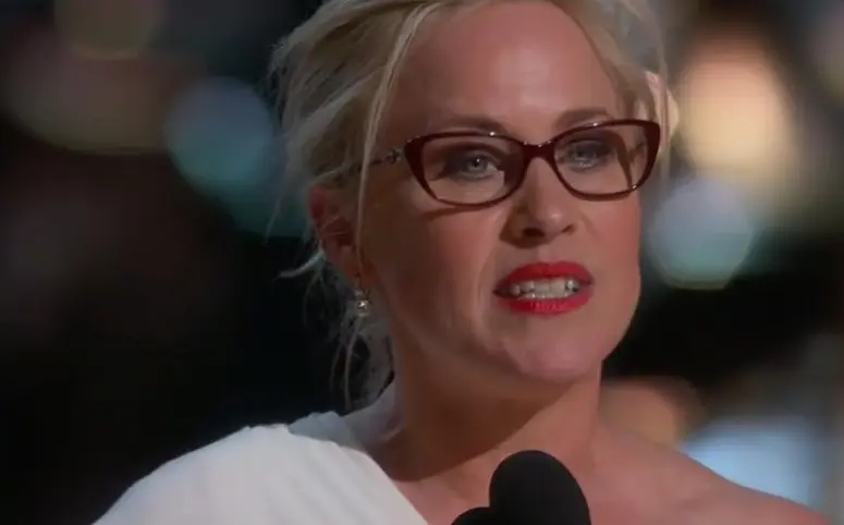Oscars : Patricia Arquette provoque l’émotion avec un discours féministe