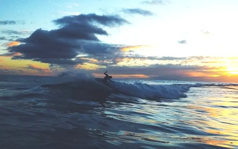 Vidéo : un superbe film sur Jeremy Flores, prodige français du surf