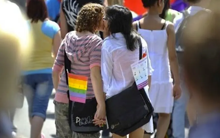 SOS Homophobie décortique la lesbophobie dans un rapport